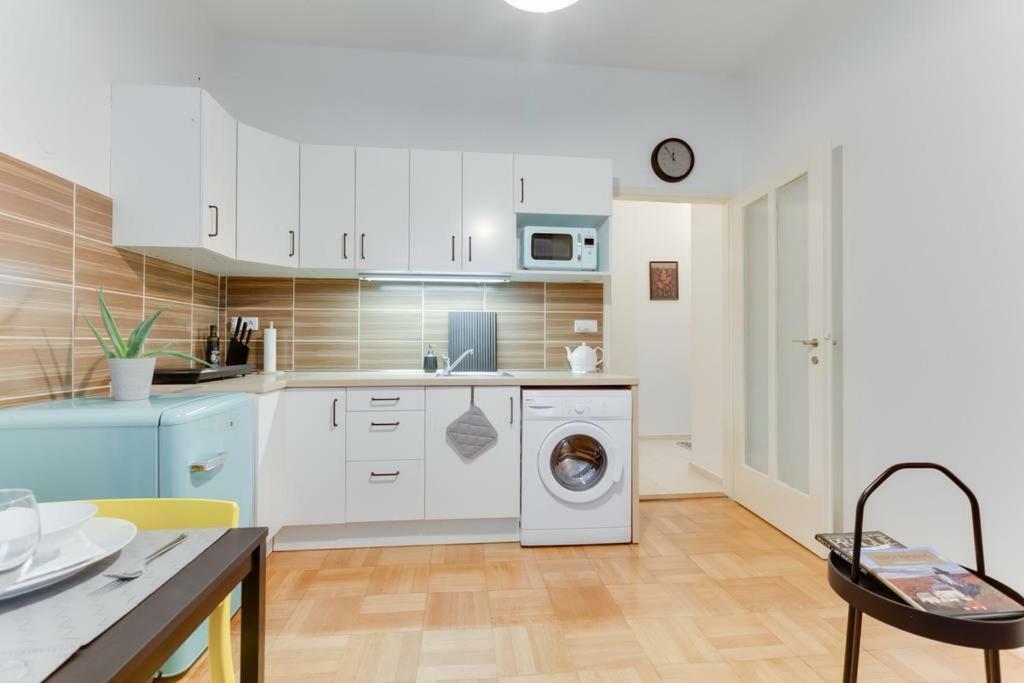 Apartment Alex ปราก ภายนอก รูปภาพ